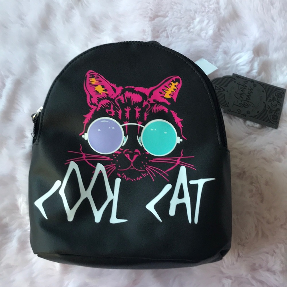 T SHIRT AND JEANS BACKPACK
